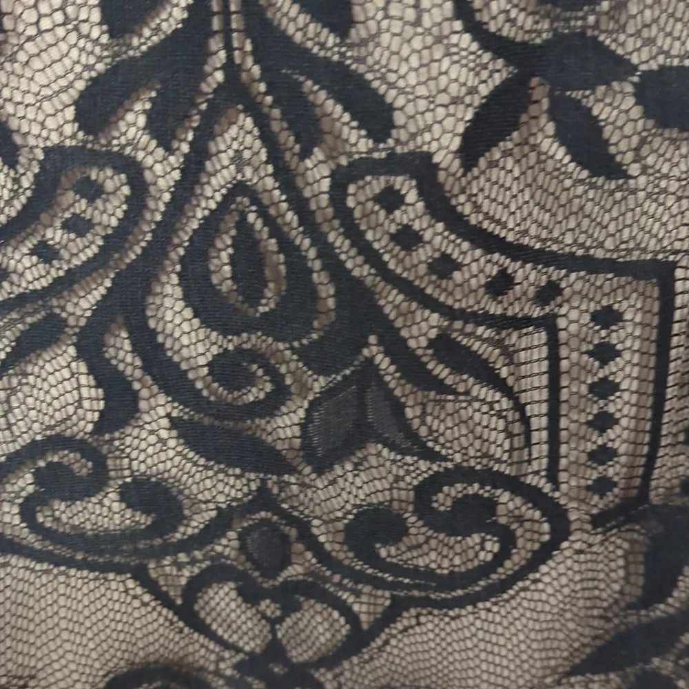 Like New Maggy London Gorgeous Black Lace Dress - Picture 7 of 10
